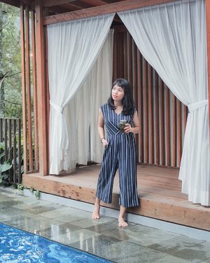 Ingin terlihat seperti sedang summer vacation di Bali, padahal kenyataannya ini di Bandung yang adem ðŸ˜‚
#ClozetteId