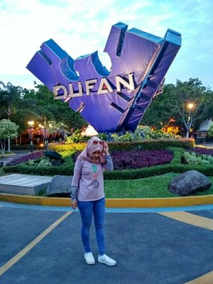 Throwback my childhood. My favorite destination #Dufan. Top by @myrubylicious #clozzete # #holiday #Dufan #wonderfulIndonesia #HOTD #casual 