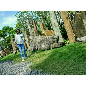


#ClozetteId #instame #instamoment #instapic #instastory #holiday #biggardencorner #bali #ootd #hijabi_outfit #myhijabstyle #look #outfit #casual 