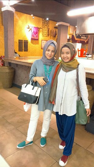 sister in law ❤
#ClozetteId #hijaber #instame #love #family #instamoment #look #instapic 