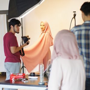 Behind The Scene @elhasbu photoshoot for #SimplyRaya upcoming collections... #ClozetteId