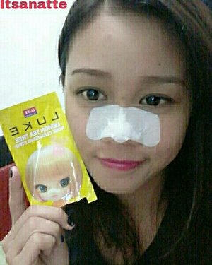 Byebye Blackhead!

I'm using Luke Lemon Tea Tree Nose Cleansing Strip from @skin18com .
Luke Lemon Tea Tree Nose Strip is designed to clean pores and remove blackheads on your nose, to minimize and tighten pores. Lemon Tea Tree is especially good for SENSITIVE, OILY or ACNE PRONE skin.
with a Vitamin E & Aloe Vera extract to sooth skin, licorice root extract to relieve irritation, and hamamelis virginiana to tighten pores after cleansing.
How to use : 
🌟After washing face, thoroughly wet your nose (The strip will not stick on a dry nose)
🌟Peel the strip off the plastic liner. 🌟Apply to nose area, smooth side down, pressing down to ensure good contact with skin. 
🌟Let dry for 10-15 minutes. 
🌟The strip will begin to feel stiff when it is ready to be removed. 
🌟Slowly and carefully peel off the strip. (if too hard to remove, you can add a little water to moisten it and gently peel off).
And see your Blackhead on the Strip!
Thank you @skin18com for this Product 💋💋

#beautyblogger #skin18 #blogger #endorse #Itsanatte #clozetteid #clozette 