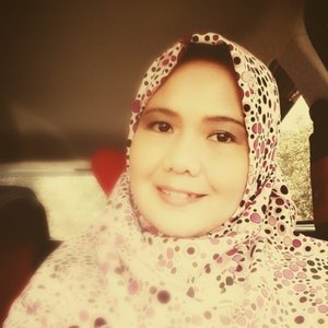 Assalamu Alaikum, Hello My name is Ria Jumriati I am a writer, blogger and Social Media Worker. 
It's nice to joint in this community :-)