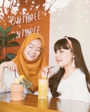 Be a girl with mind, a woman with attitude, and a lady with class 🧡 @fazkyazalicka therbaiqueeee ~ .....#clozetteid #placetogojkt #bff #friendship #blogger #beauty