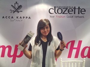 Bumped to this great brush for every hair type. You can get all @accakappa_id's products and the brushes from @sociolla ❤️ #MyHairMyPride #MyAccaKappaHair #ClozetteID #ClozetteXAccaKappaxSociolla