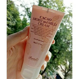 [Review]

A few days ago,  I received package from @bentoncosmetic , it was a new product and I've been given the chances to review this product! 💞 
Benton's Cacao Moist and Mild Cream is a lightweight cream made of healthy ingredients.  This product has a light texture and doesn't leave skin heavy.. And also contains 63% cacao extract and 10% cacao seed butter, helps to moisturize and soften skin! 
I already using this product for 3 days,  and i love this product so much! 💖 This product makes my skin smooth and moist! It made my makeup looks more flawless.. 🙌 💖 it Doesn't makes my skin breakout!
💖 It has a light texture and doesn't leave skin heavy.. Suitable for combination skin like me! 😆
💖 it contains a lot cacao extracts for replenishing my dry skin and dewy complexion. 💖 Smells like a baby powder,  super soft! 💖 Suitable for summer and perfect for indonesian people who live in tropical climate! 😍

Thankyou @bentoncosmetic for this lovely product! 💋💋
.
.
.
#Benton #BentonCacaoCream#CacaoMoistAndMildCream #BentonNewProduct#CacaoCream #BentonMoistAndMildCream#CreamForSummer #LightCream #Cacao#CacaoBenefits #kbeauty #koreanskincare #clozette #clozetteid #review #l4l