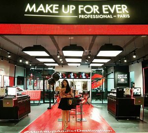 At @makeupforeverid first concept store in Indonesia at Gandaria City (Ground Floor #25)
Make sure you visit them guys!! 😽😽
.
.
#makeupforevergandariacity
#makeupaddictdestination #l4l #makeupporn #makeupforeverID