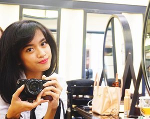 Mirror selfie. Mandatory~
After Kerastase Treatment at @irwanteamhairdesign.
Got massage and hair treatment too.
Thankyou Irwan Team💕
.
.
.
#beautyblogger #beauty #makeup #natural  #bloggerjakarta #bloggerindonesia #indonesianblogger #motd #indobeautygram #clozetteid #clozetteidxirwanteamreview