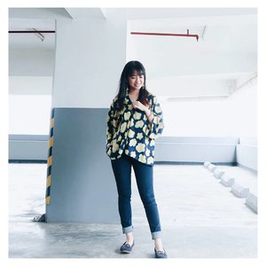 Wearing kimono outer from @pragia.official 
Not so me in flower outfit, but i think it suits on me so well.
.
.
#clozetteid