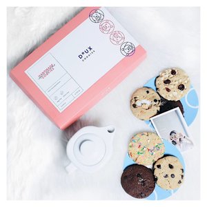 One cookie is never enough.
I love hot choco @doux.cookies . But my friends told me that Chocolate Sea Salt is so delicious. So, i keep it like 'save the best for the last' 🤣❤
.
#clozetteid 
#food