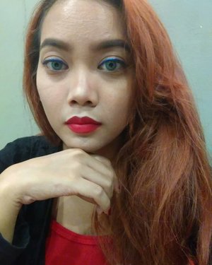Kalo tadi aku jadiin ombre lips, nah ini aku pake full di bibir aku @qlcosmetic QL Matte Lipstick - 15 Russian Red.. #nofilter at all! So you guys can see the real color, ini lighting seadanya ya di resto.. Jadi pake lampu indoor haha
.
.
.
#clozette #clozetter #clozetteID #beauty #makeup #beautybox #blogger #vlogger #beautyvlogger  #beautiesquad #qlcosmetic #qlmattelipstick #mattelipstick #russianred