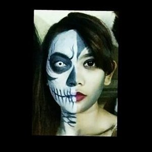 [#Day1 #31daysofmakeupchallenge]
Skull Make Up Challenge!! Throwback to the photo where I was working @rumahhantujakarta .
.
makeup by @jordanadeputra .
.
#makeup #halloweenmakeup #halloween #skull #skullmakeup #sfx #sfxmakeup #specialeffect #specialeffectsmakeup #clozetteid #makeup #beauty