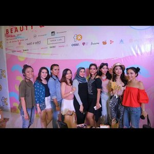 Top 10 @trovemarket Makeup Competition with @wnwcosmetics ❤❤❤
Congrats
1st winner: @gelangelicca
2nd winner: @angelasthefanie
3rd winner: @miawmua
.
.
.
.
.
#wetnwildwithtrovemarket #trovemarketvol3 #trovemakeup #trovemarket #Clozetteid #Clozetter #Beauty #Makeup #Beautiesquad #bvloggerid #beautynesiamember #beautyblogger #beautybloggerindonesia #indobeautyblogger  #bloggerindonesia  #muajakarta #indobeautygram #instabeauty #beautyinfluencer #makeupcompetition