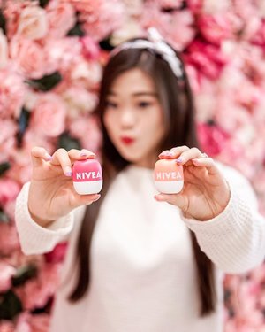 So Excited!! The Newest Product of Nivea has just launched in Indonesia, which is Nivea Lip Balm Pop! Ball 💋 Fruity Aroma & Minearal Oil Free, more review on my IG Story.

Good News, There will be Nivea x Shopee Brand Day 🎉 from today 1st July till 4th July!! Click link on my BIO, to find out what's the deal! @nivea.id x @shopee_id 
Make sure you have this one!

#NIVEALIPPOPBALL
#NIVEAPOPBALLEXPOSED
#NIVEASUMMERFEST
#NIVEAPOPBALL
#Lip #LipBalm #Beauty #Nivea #Shopee #Indonesia