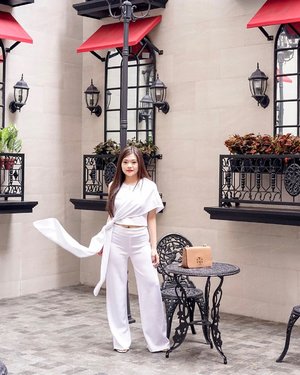 Fully dressed in Kayla Top & Sierra Pants from @viviyoungid ⚪️ #VYSquad #ootd