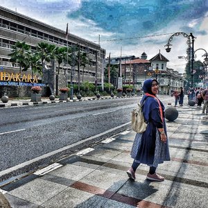 I never make the same mistake twice. I make it five or six times, just to be sure. #quotestolivebyDress by @marwahstyle#livesgram#BandungStreet#Clozetteid #ClozetteIndonesia #DiaryPinkTian #momentCapture#Hotd#Morning