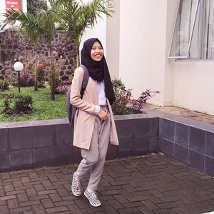After days off, finally dressing up again✌ ...#ClozetteID #OOTD #Hijab #Work #hijabi #hijabootdindo #ootdindo #lookbookindonesia #indonesian_blogger #shasoutfit  #hijabioutfit #hijabiwork #hijabfashion #themodestymovement