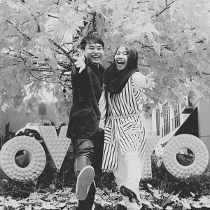 Happiness is the only thing I can see when you're around. I've never know that love could bring so much colours until you show me so❤ #ClozetteID #COTW #Couplefie #OOTD