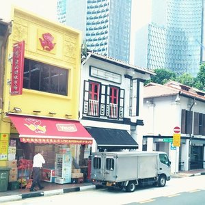 Jalan-jalan pakai bus di Singapura itu susah cari tempat parkir🚌🅿️ 2017 goals: Ke sini tanpa bus pariwisata 😝 (yakali dari Indonesia ada bus pariwisata 😂) #shagoingplaces #singapore #clozetteid #travel