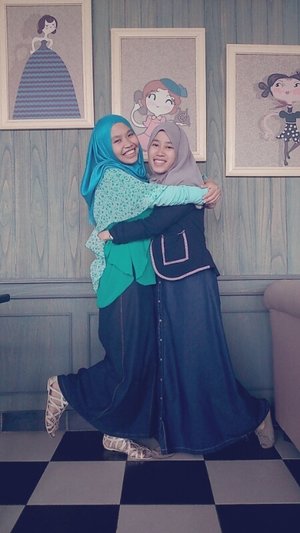 Happy with friends, always! 
#ClozetteID #OOTD #GoDiscover #ForeverFriendship #HijabChallenge