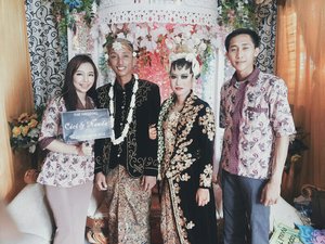 Happy Wedding my sis. Hope you always happy with your marriage♥♥♥ BIG LOVE

Me and husband wearing, batik couple orginal from Pekalongan. I Really Like It! 