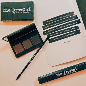 So happy to give a try @thebrowgal Convertible Brow and also the brush. Please check more review about this product at the next post and coming soon on my blog 😊#ImABrowGal #50ShapesOfBrowVol2 #BeautyBoxInd #PowdertoPomadeDuo #ClozetteId