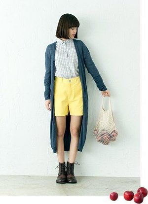 shirt+long cardi+yellow pants +boots. Fashion Inspiration.