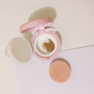 #ALTERCOUTUREproject [DIY CUSHION FOUNDATION]
Last year I'm order Color Correcting cushion. Unlucky I received wrong shade. I tried and not happy with the formula. It won't set and quickly melt any makeup layers on top. 
I've always wanted to try Cushion Foundation, but they never have my shade. So I dispose the remaining product, clean up the case and fill it with my personal mix. • 3 part Lancome Mat miracle.
• 2 part Etude House Dust Cut finish Cream
• 1 part Innisfree Smart Foundation Dust Block.

Now all I new is ruby cell cushion puff... I give mine to my mom since hers completely ruined. 
#beaustagram #fdbeautyid #clozetteid #beautybloggerid

#ALTERCOUTUREmakeup #makeup #maquiallage #cushionmakeup #diycushion #beautydiy #facemakeup #kbeauty #koreanbeauty

#VSCOcam #instagram