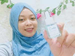 Morning love!💕
I'm gonna tell you my experience of using Lovila Glow Booster Serum after a few days. But a little flash back, I'm so touched with this local brand, because I know how the founder started to build this beauty brand. So inspiring!

So after a few days using @lovilabeauty my skin feels more hydrated than before which that time my skin looks dry & dull🌻

Well~ I'm really enthusiast & happy knowing that Lovila has a sweet packaging with clear glass bottles contains of light blue serum with a pipette applicator that keeps the serum always sterile✨

Honestly, 😍
🌼 Packaging is pretty!!!
🌼 Lovila is good for sensitive skin
🌼 Watee based & easily absorbed 🌼 Brighten, nourish, & maintain healthy skin
🌼 Calming the acne irritation & redness
🌼 Hydrates & moisturizes soft skin 😔
Important! Becareful when you put this product, because the packaging is made of glass bottles that are vulnerable to breaking.

Ingredient: Cica, licorice, butylene glycol, glycerin, sodium hyaluronate & niacinimide. 💸 IDR 125k

Wish you enjoy the video, girls! 😍
Btw don't forget to join my #Giveaway in another post of @laksmipaopao

#glowisourglow  #lovilabeauty  #bhsxlovilabeauty #ClozetteID #skincare #skincareroutine #tiktok #like #tiktok #Love #likee #beautytips #tutorialmakeupnatural  #cantik #cchannelbeautyid #inspirasicantik #hijabcantik #inspirasicantikmu #lfl #l4l #tampilcantik #dirumahaja #ragamkecantikan #naturallook #wakeupbeauty  #makeuptutorial