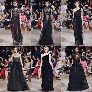 Valentino Fall 2015 Couture : never wrong wearing black 🔳◾️◼️⚫️ #valentino #vsco #vscocam #ClozetteID