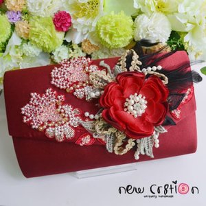 Scarlett Glam
Red clutch with heavy beaded lace, handmade poly flower, feathers and other embellishments.
PREMIUM ITEM
Real Picture
#ootd #clozetteid #newcr8tion #taspesta #silver #fashion #handmade #hijabstyle #kondangan #pesta #indonesiacraft #oem #aksesoris #accessory