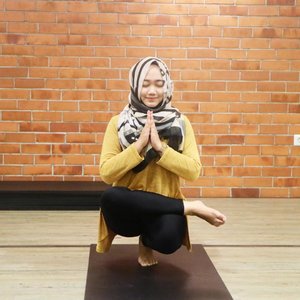 Toe stand pose🙏 Just tried Bikram Hot Yoga for the first time & it was super fuuun! Can't wait for my next session😊I'm gonna review about my first experience at Union Yoga soon on the blog✨#ClozetteID #ClozetteIDxUnionyogaReview#StarClozetter