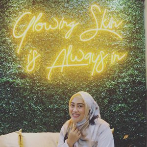 Yes, indeed! Glowing skin is always in beb 😎😍 #clozetteid #andiyaniachmad #beautyclinicjakarta #skincareroutine #lifestyleblogger #tuesdaymood