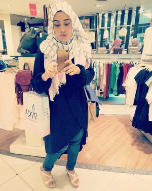 My kind of saturday ✌😁 #ootd #saturday #clozetteid #stylediary #lifestyleblogger #andiyanipics #fashion #mirrorselfies #takenbyoppo #oppor7s