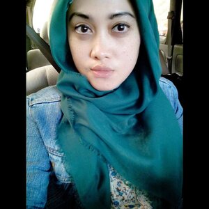 Saat masih (berasa) muda 🤓😋, ini kalo ga salah sih tahun 2014 deh. Make up maksimal saat itu hanya alis + eyeliner. Belon ketagihan amatan sama bedak + lipen, terlebih bb cream. Palingan cuman day cream dan tanpa sunscreen 😝🙊 maklum, telat ganjen 😂

#clozetteid #stylediary #andiyaniachmad #socialmediaqueen #lifestyleblogger #selfie