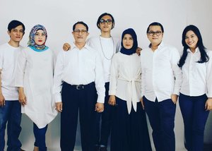 Keluarga inti Captaint Zainal Abidin Achmad ☺

#clozetteid #familyportrait #familyphotography
