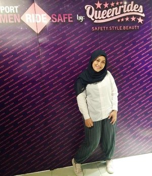Support #womenridesafe with style & beauty 😎 @queen_rides 📷 @febriantyrachma 😘

#clozetteid #queenrides #stylediary #lifestyleblogger #ootd