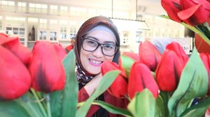 Assalammualaikum selamat pagi dari yang perutnya kram sejak sahur 😁 #clozetteid #clozetter #red #wednesday #love #life #thankful #hijab #flowers #style #fashion #beauty
