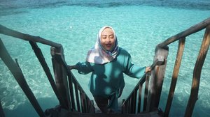 🌊☀💕💋 #bulukumbahits #bulukumba #clozetteid #birabeach #tanjungbirabeach #travelwithstyle #hijabtraveler #indonesiabagus #stylediary #andiyaniachmad #socialmediaqueen #sundayvibes #lifestyleblogger #canonm10