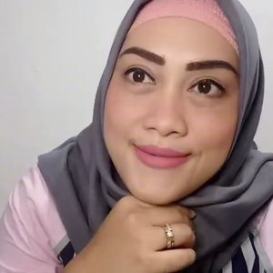 A simple daily make up tutorial by me who not so expert in doing make up things 🙏🏻😊 Eye brow, BB Cream, Eye Liner, Lip Cream Matte by @wardahbeauty
Mascara by @pixycosmetics 
Bedak by maybelline 
Blush on by witch pouch 
#makeuptutorial #tutorialmakeup #dailymakeup #dailymakeuplook #andiyaniachmad #clozetteid #socialmediamom #lifestyleblogger #mommyblogger #makeup #wardahbeauty #wardahexclusivemattelipcream