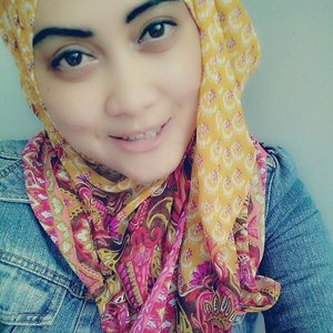 Jaman-jaman alis sinchan  dan hobi #selfie ✌😁 #clozetteid #hijabi #hijabstyle #socialmediamom #stylediary #milkteabunda #clozettehijab