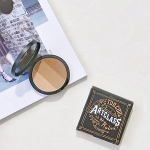 My go to contour kit/bronzer ❤ 
This got to be the best contour kit in my opinion for fair skin. It's the only one I've been reaching for ever since I got it. I also own a few other ones from Nars, Too Faced, ABH and The Balm, but none of them is as good as this one. You can hardly go overboard with the application; it's pigmented but not super pigmented which I like, easy to blend and the shades are perfect, not too muddy. I even use it as an eyeshadow base and for eye contouring as well. It is not too pricey comparing to the ones I mentioned above, so it is definitely worth every single cent 👌
.
.
#toocoolforschool #kbeauty #makeup #beauty #clozetteid #clozette #contour #bronzer #koreanmakeup #beautyblogger #beautycommunity #productreview #makeupaddict #makeupjunkie #makeupcollection #makeuplover #makeupmafia #makeupmess #makeupobsessed #makeupreview #makeupporn #instabeauty #instamakeup #beautyaddict #beautylover #beautyjunkie
