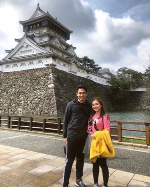 We don't develop courage by being happy every day. We develop it by surviving difficult times and challenging adversity. #timmatasipit .....#japan #kitakyushu #explorejapan #vielholiday #clozetteid #visitjapan #temple