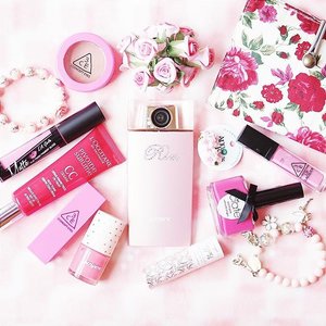 Pink color makes everything look pretty, especially the new pink Sony Kawaii Camera that I just got from @sonyindonesia with my name initial crafted with Swarovki crystal. Can't wait to play with this baby! 😍😍😍
.
.
.
#vscocam #SonyKawaiiCam #selfieinstyle #pink #flatlay #vsco #potd #picoftheday #sonyindonesia #like4like #beautyblogger #clozetteid #clozette