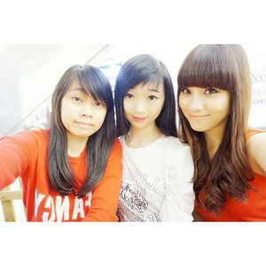 last night #wefie with besties.. 메리 크리스마스~! ^^ #asian #girl #selca #bff #potd #picoftheday #likeforlike #instatoday #instafamous #clozetteid #clozette