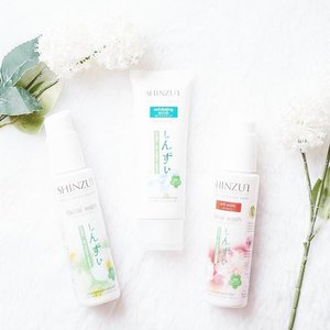 Washing your face with the right product is very essential to avoid any skin problem. Shinzu'i Skin Lightening Facial Wash consists of three types to suit your skin type.You can find out more on my blog:http://bit.ly/ShinzuiFacialWash..#clozetteid #kawaiibeautyjapan #shinzui #facialwash #cleansingfoam #beautybloggerid #flatlay