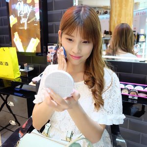 Trying VOV Maxmini Smooth Cover Cushion and I like it! Full review here: http://bit.ly/VOVCoverCushion
.
.
.
#clozetteid #clozette #beautybloggerid #bbcushion #koreanmakeup #kmakeup #kbeauty #selca #selfie #hair #potd #picoftheday #beautyreview #vovmakeupid