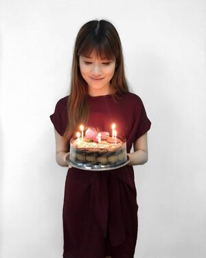 🎂😘🎉
.
.
.
#birthdaygirl #clozetteid #clozette #potd #picoftheday