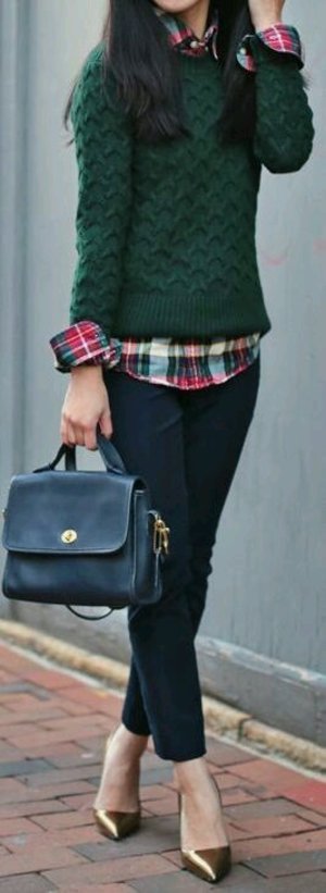 Elegant & Casual Look: green sweater matched with checkered shirt & black jeggings plus gold shoes. This one looks so comfy <3 <3