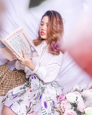 Perfect time to travel around the world by defying time & space through stories on your favorite books. Right now, I’m in Paris 😜!....Wearing @pomelofashion white top & @loveandflair skirt!....#itselvinaaootd #clozetteid #loveandflairootd #zalorastyleedit #ootdfashion #ootdinspiration #ootdindonesia #lookbookindonesia #shoxsquad #theshonetinsiders